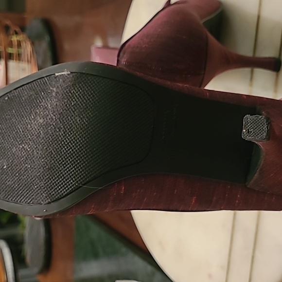 Burgundy red peeptoe heels with pink rhinstones and bows. - Picture 12 of 16